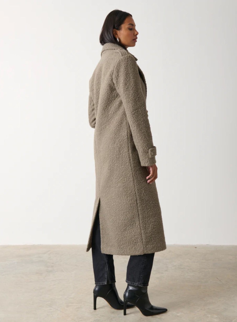 Klaer Pretty Lavish | Halston Oversized Boucle Coat